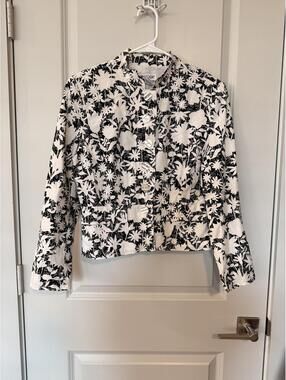 JG Hook Black and White Floral Button-Up blazer